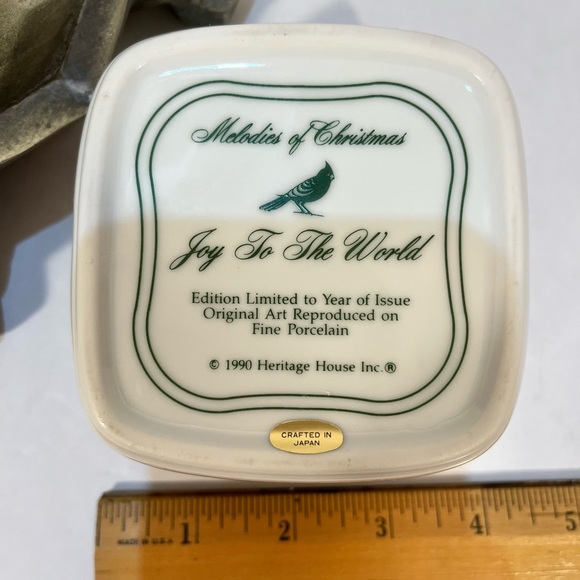 VINTAGE HERITAGE HOUSE INC. MELODIES OF CHRISTMAS MUSIC BOX - Picture 9 of 14